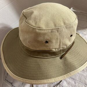 LAKE OF THE ISLES NEUTRAL COLOR SUNHAT 100% COTTON WITH CHIN STRAPS SIZE M/L